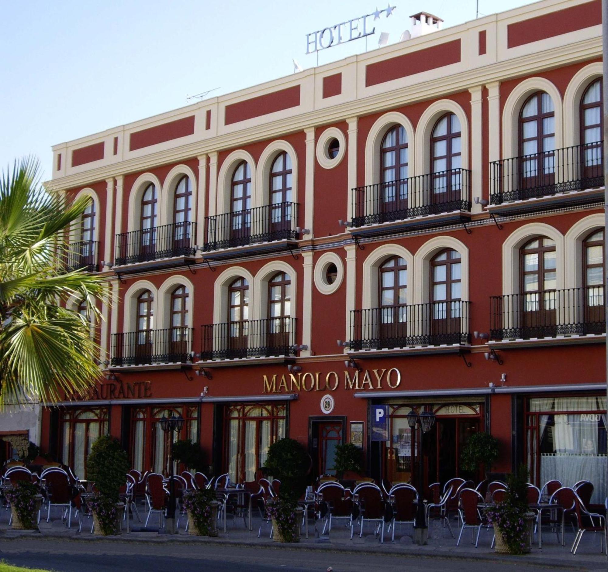 Hotel Manolo Mayo Los Palacios Y Villafranca Exterior photo